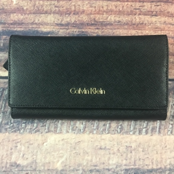 calvin klein clutch wallet